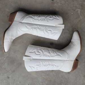 Western White Women's Heeled Boots